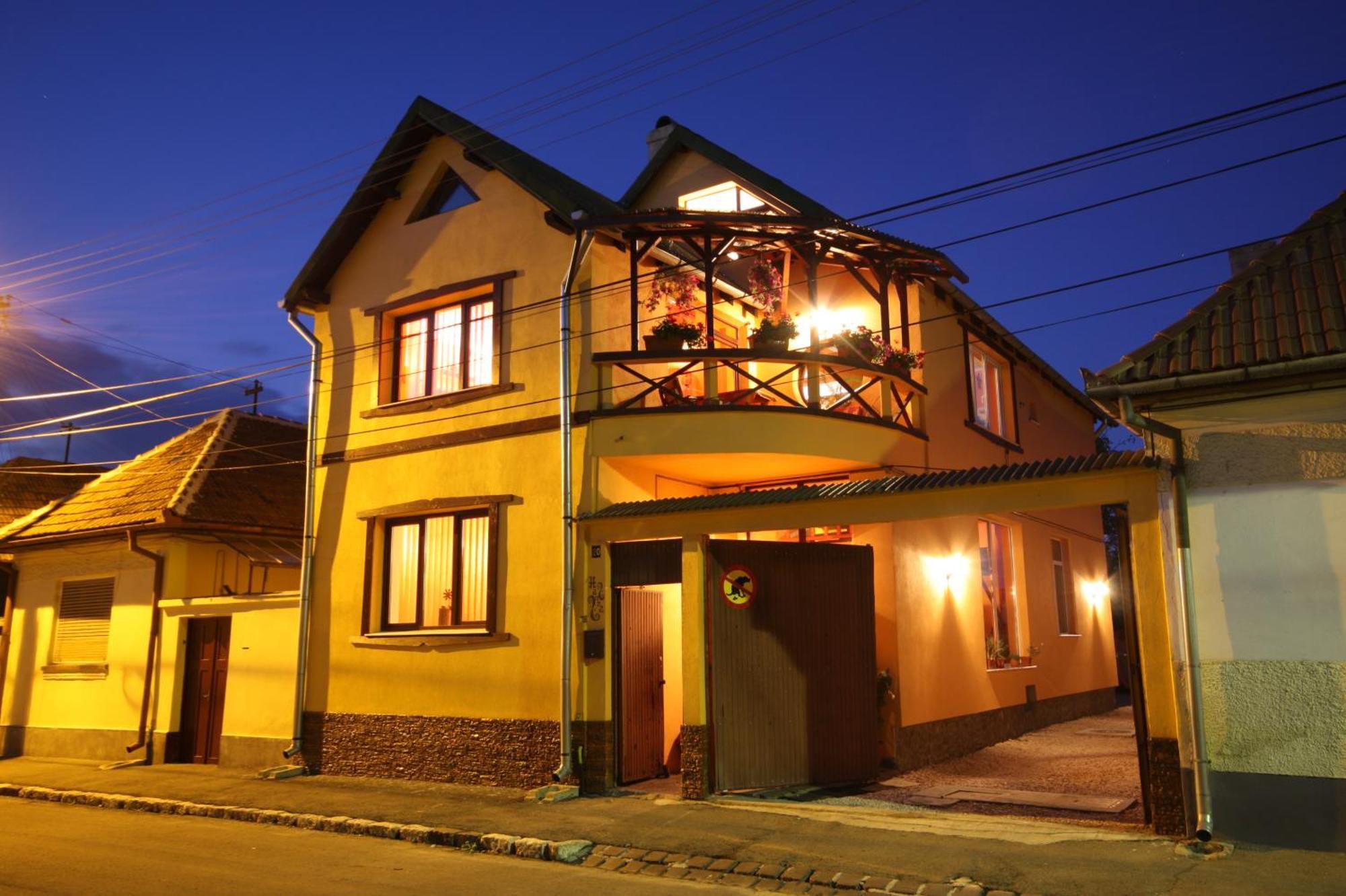 Pensiunea Hanna Brasov Ngoại thất bức ảnh