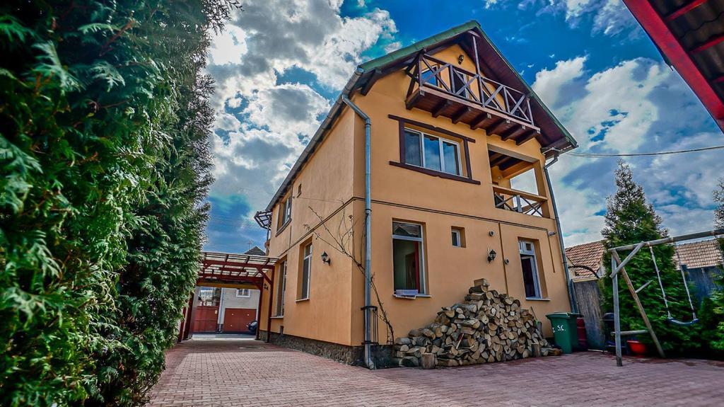Pensiunea Hanna Brasov Ngoại thất bức ảnh